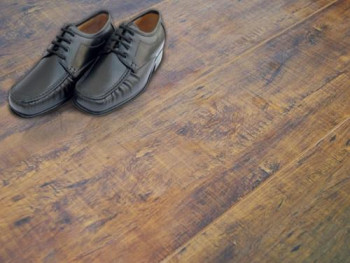 Piso laminado de madeira - ospe floor click acústico com bevel - revest - 8,3 mm - M²